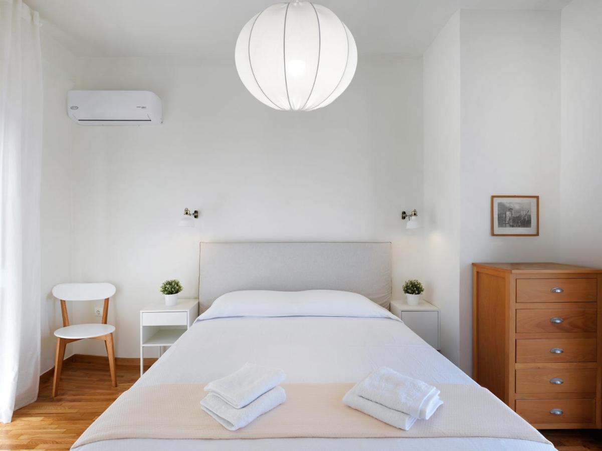Modern Penthouse Overlooking Halkis Халкис Екстериор снимка